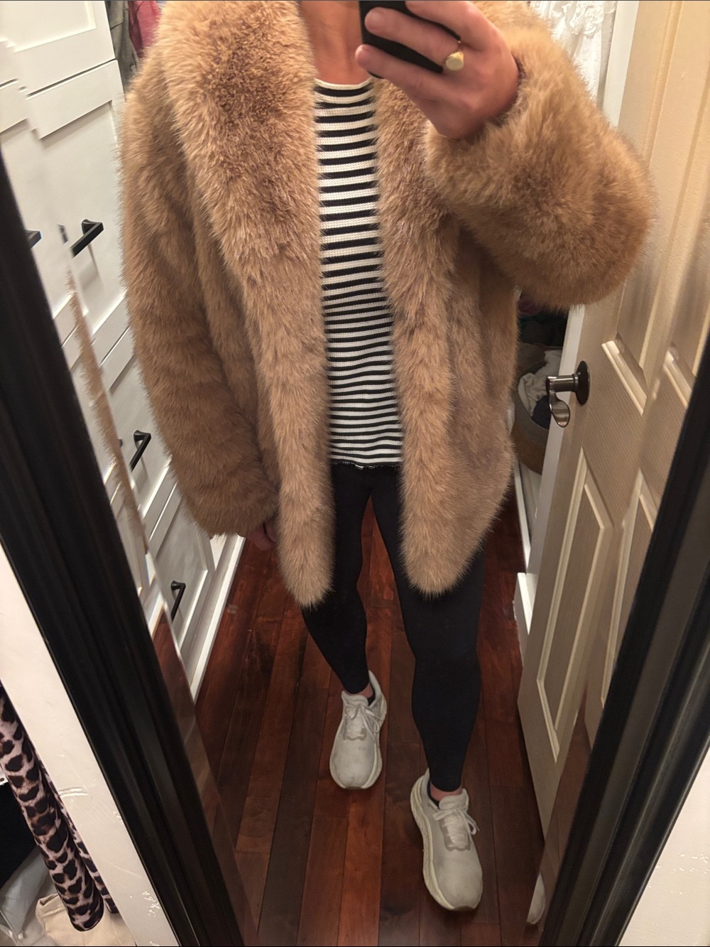 Never worn - Zsupply Logan Tan Brown Faux Fur Coat - Women’s Plush Winter Jacket